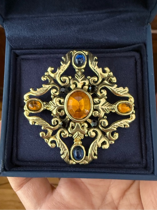 Vintage Jewelry - 1960s Filigree Brooch with Amber and Sapphire Stones